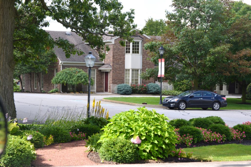 The perfect entryway, and best landscaping in Muncie